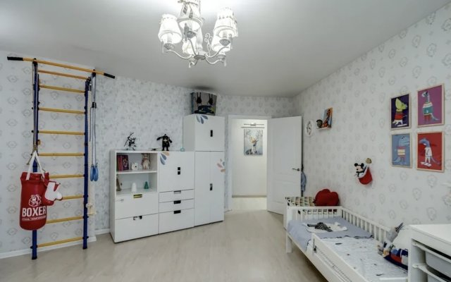 ZhK Lazurnyij Family Apartment
