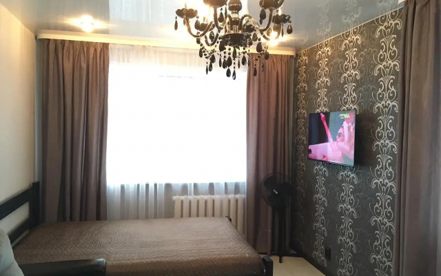 V Tsentre Na Prospekte Komsomolskiy 24 Flat