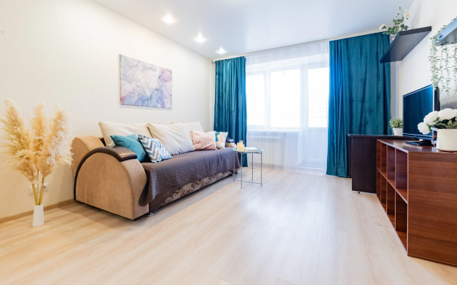 Апартаменты Петровский на Набережной Озера 22