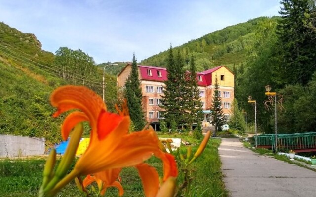 Izumrudnyij Sanatorium