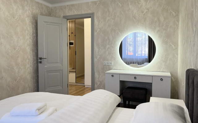 Dvukhkomnatnaya V Tsentre Flat