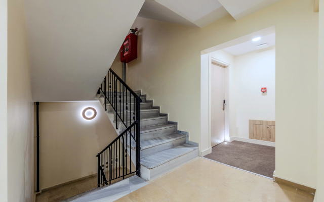 Roys Hotel & Suites Hotel