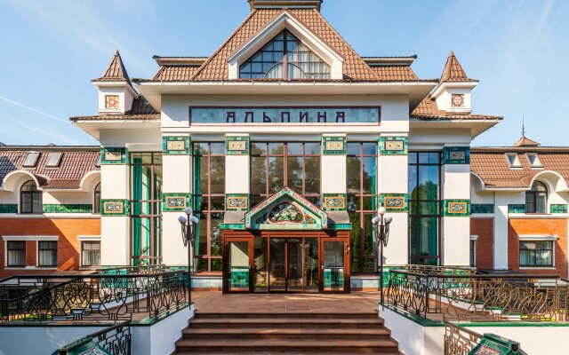 Villa Alpina Hotel