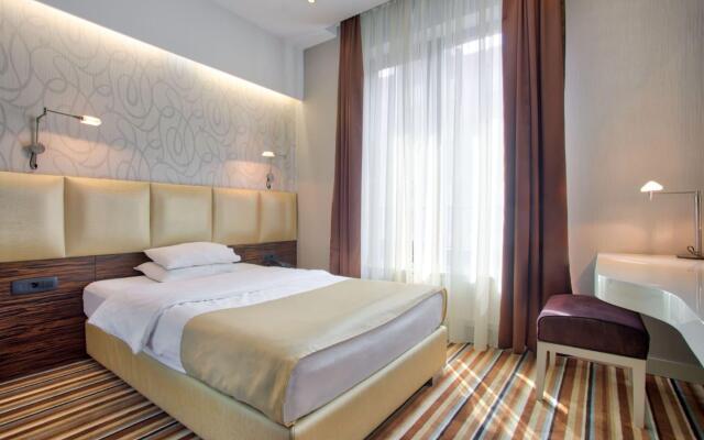 Отель Crystal Hotel Belgrade