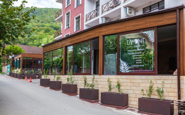 Uyutnaya Kvartira S Vidom Na Gory Apartments