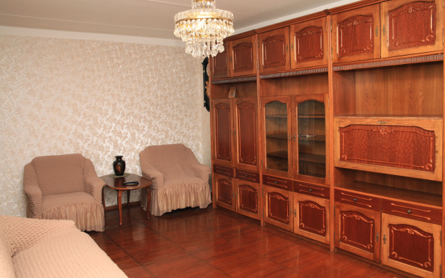 Trekhkomnatnaya Flat