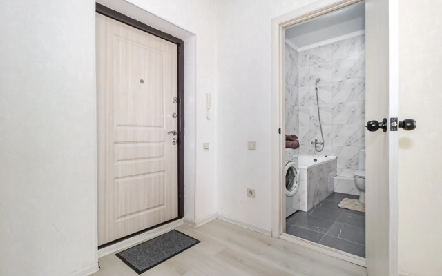 Svetlye I Uyutnye Ryadom S Ekspo Apartments