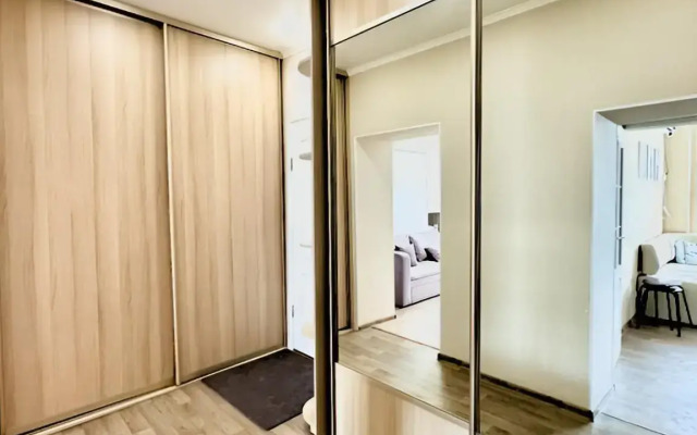Okolo Metro Flat