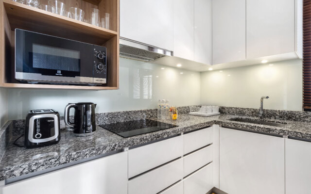 Diamond Condominium by Alexanders Apartments