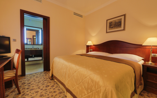 Hotel Romance