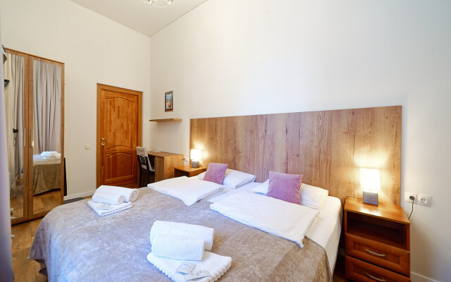 Svetly U Ermitazha Guest house