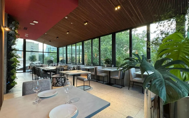 Design Hotel & Private Spa – Tbilisi Edition Hotel