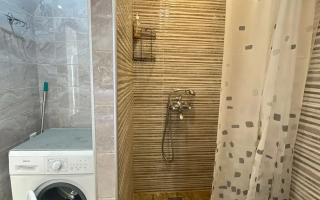 Sovremennaya Kvartira S Vidom Na More Flat 2