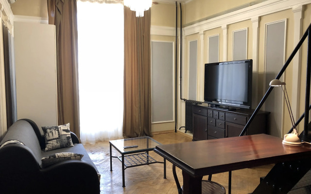 Квартира Antic Style Apartments