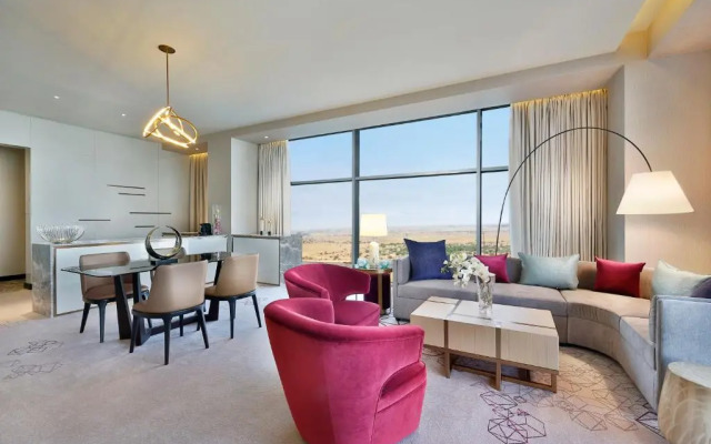 AlRayyan Hotel Doha, Curio Collection by Hilton