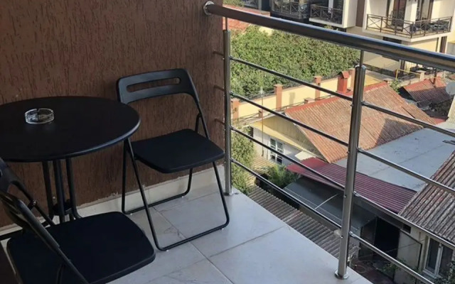 Studiya Na Pervoj Linii Morya Flat
