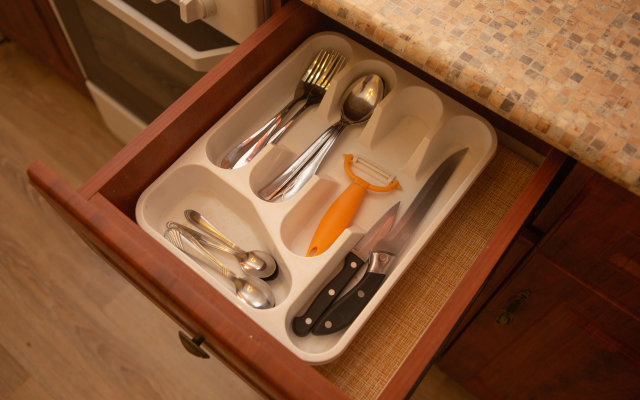 Апартаменты однокомнатные 42 Серебровская 91