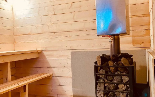 s Baney na Beregu Ozera Chalet