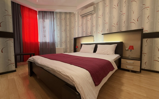 Tut Khorosho Na Surikova 53a 3 Flat