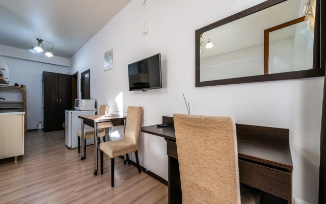 plot - Byudzhetnye s balkonom 10 Apartments