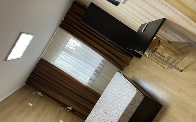 Pyatikomnatnaya Na 14 Chelovek Flat