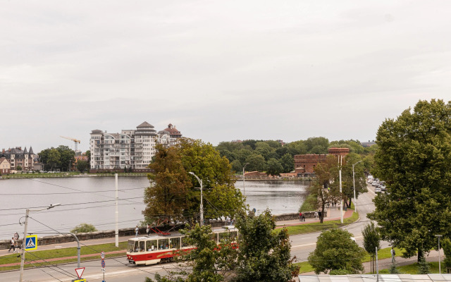 Апартаменты Новые Дизайнерские с Видом на Верхнее Озеро