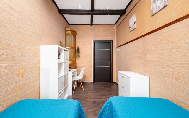 Trekhkomnatnay Na Perekupkom Pereulke Flat