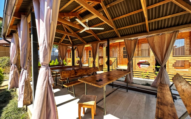 Domiki Naberezhnaya Viktoriya 100 m ot morya Guest House