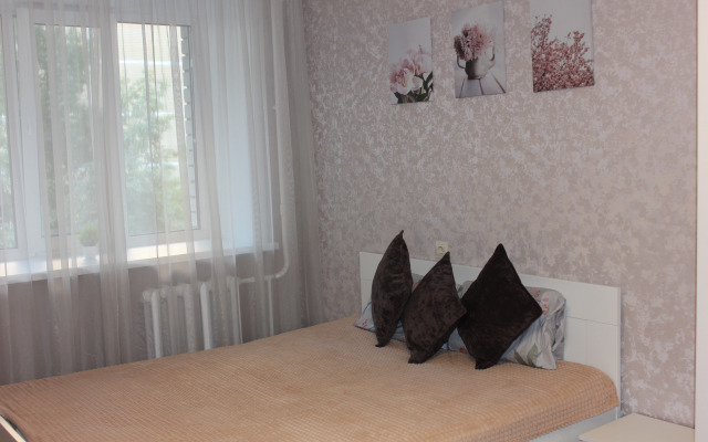 Na Ulitse Yuliusa Fuchika 82 Flat