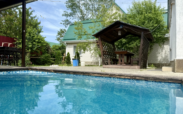 Gostevye Domiki U Termalnykh Istochnikov Ot Travel Khotels Anturazh Guest House