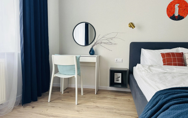 Orange Rimskaya Flat