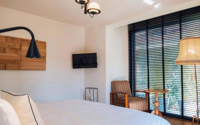 To Be Social House Hotel