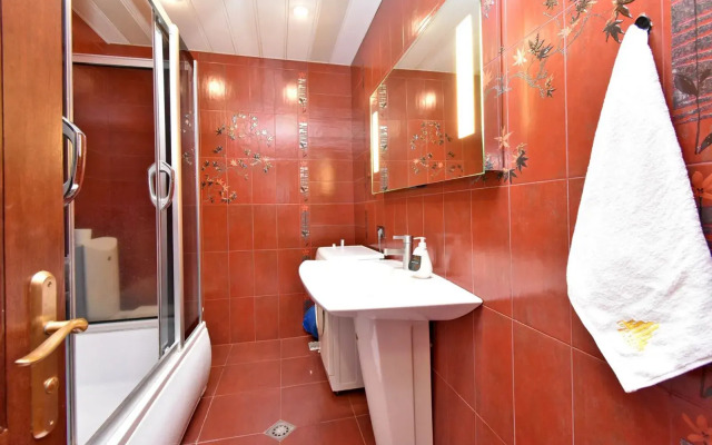 3-K v Novostroyke, Severny Prospekt, Hh335 Flat