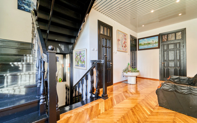 320 m² in the Very Center of Sochi Private House