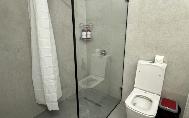 78 Na Akademicheskoy Apartments