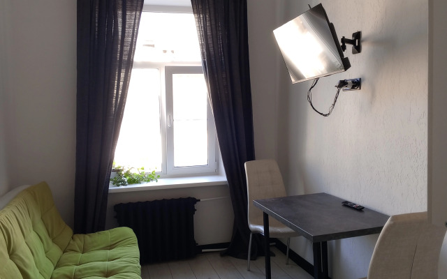 Квартира Уютная Студия в Атмосферном Доходном Доме 19 Века