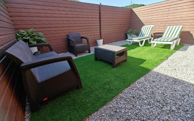 S Lichnym Patio Private House