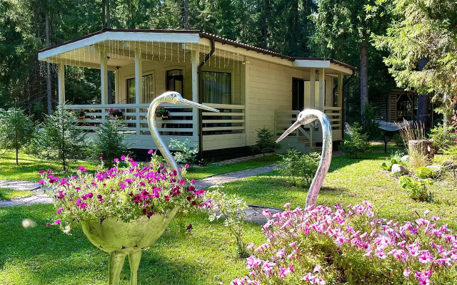 Домик на опушке на берегу Озера Волго на Селигере - коттеджи Сосновый бор