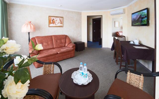 Avrora Hotel