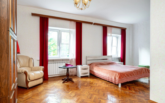 Частный дом в Гатчине с Бассейном и Сауной