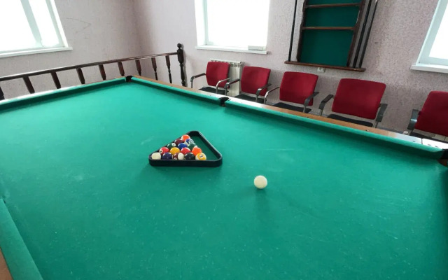 S Bilyyardom i Mangalom Private House