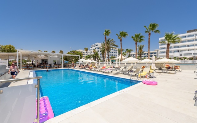 Tasia Maris Beach Hotel