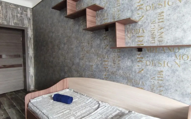 Квартира двухкомнатная Ленинградская 21