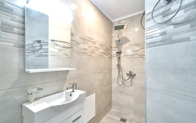 Lake View Suites Hotel