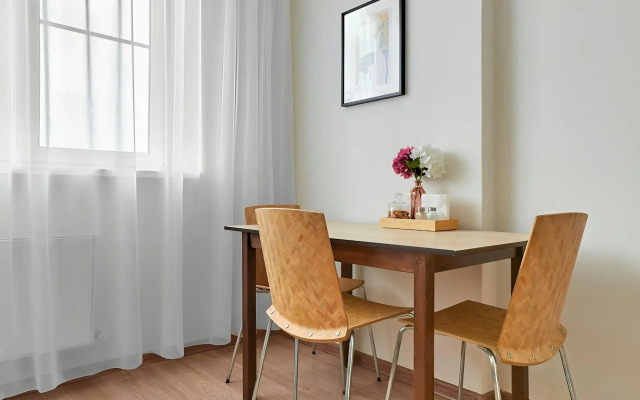 Uyutnaya dvukhkomnatnaya nedaleko ot parka Galitskogo Flat