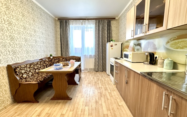 v novostroyke ryadom s khramom Vozneseniya Gospodnya Apartments