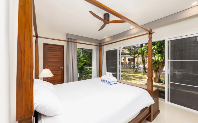 Emilia 3BR Private Pool Naiharn Villa