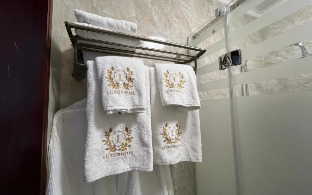 Hotel Luxurious