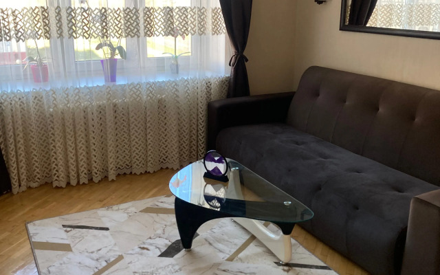 Uyut Flat