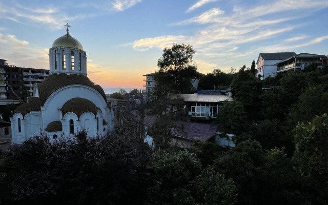 Semeyny Trekhmestny S Vannoy Komnatoy Apartment
